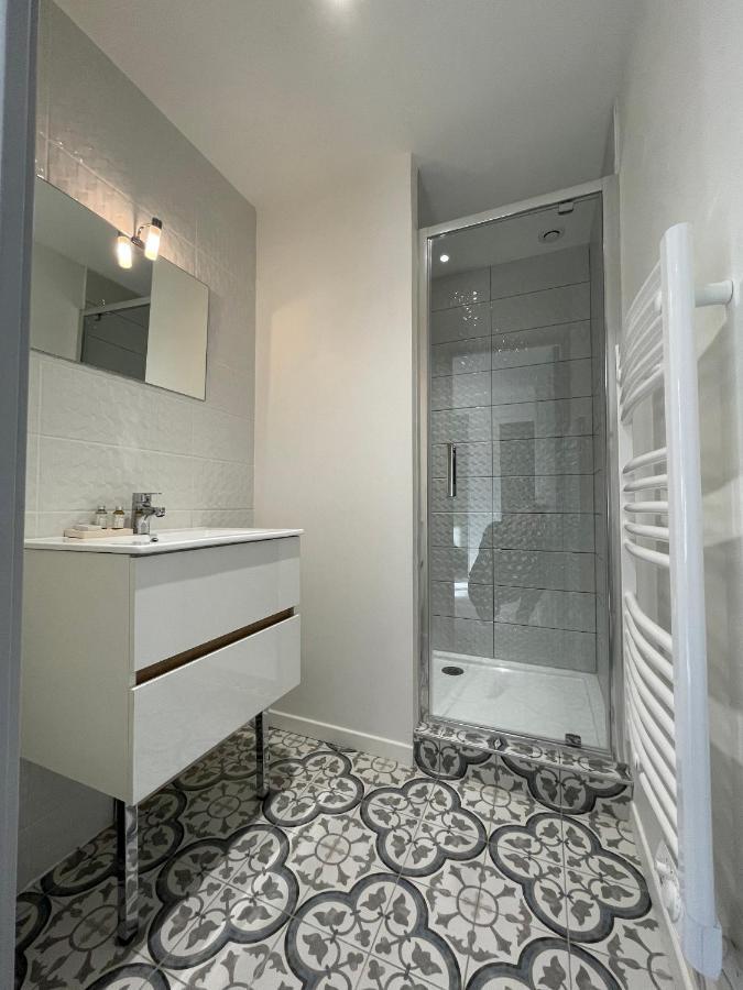 Superbes studios de charme, lumineux et climatisés en plein centre Bordeaux Extérieur photo