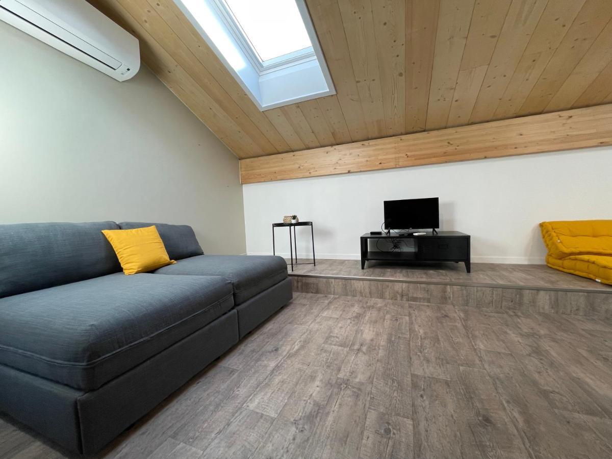 Superbes studios de charme, lumineux et climatisés en plein centre Bordeaux Extérieur photo