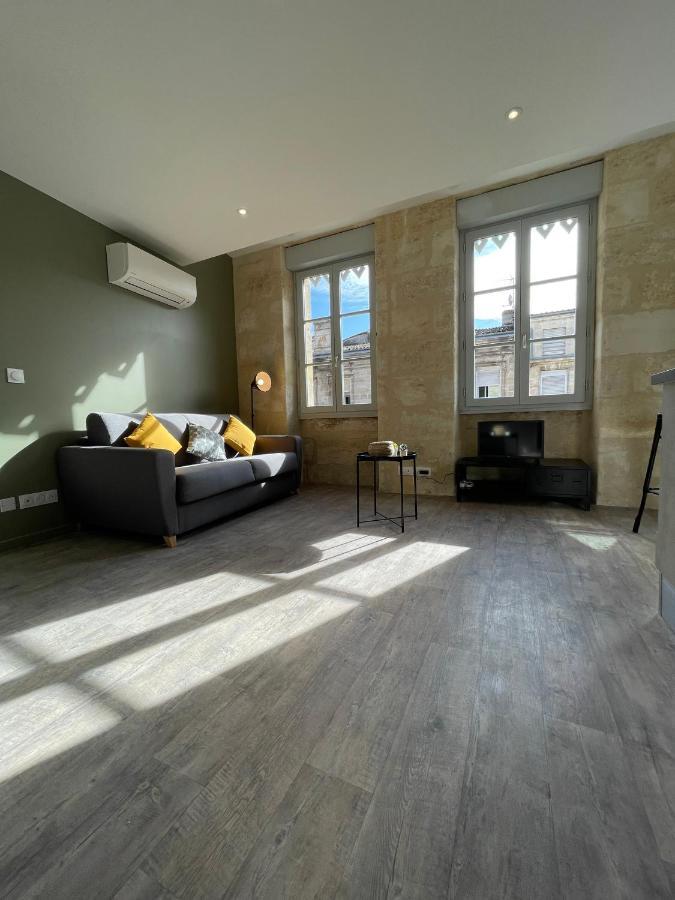 Superbes studios de charme, lumineux et climatisés en plein centre Bordeaux Extérieur photo