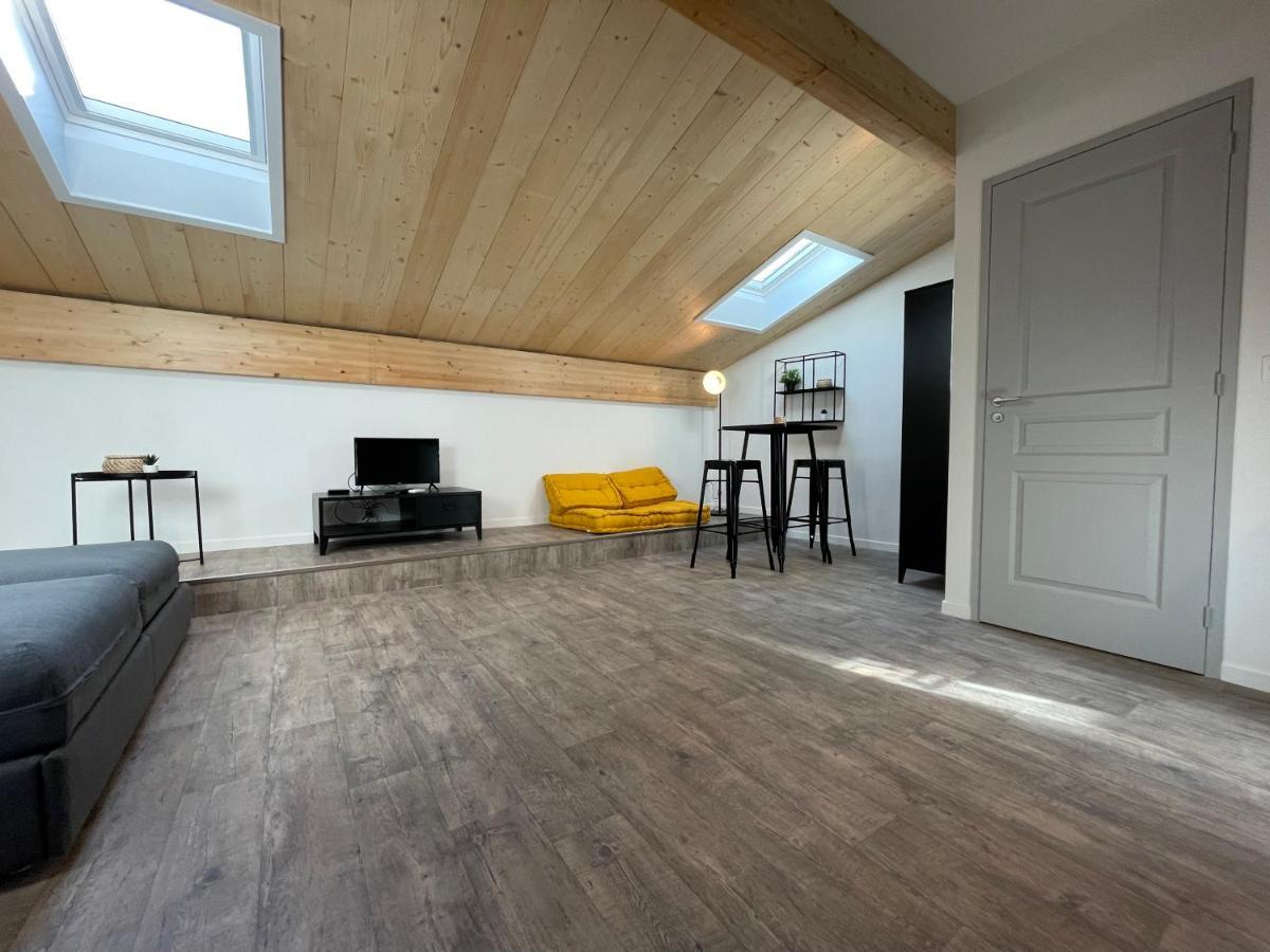 Superbes studios de charme, lumineux et climatisés en plein centre Bordeaux Extérieur photo