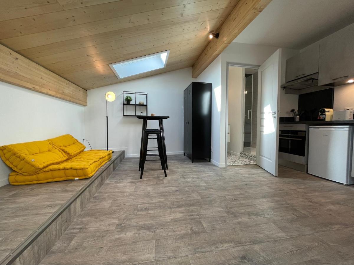 Superbes studios de charme, lumineux et climatisés en plein centre Bordeaux Extérieur photo