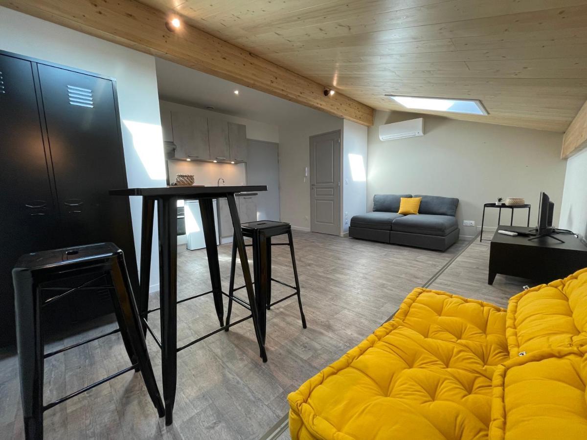Superbes studios de charme, lumineux et climatisés en plein centre Bordeaux Extérieur photo