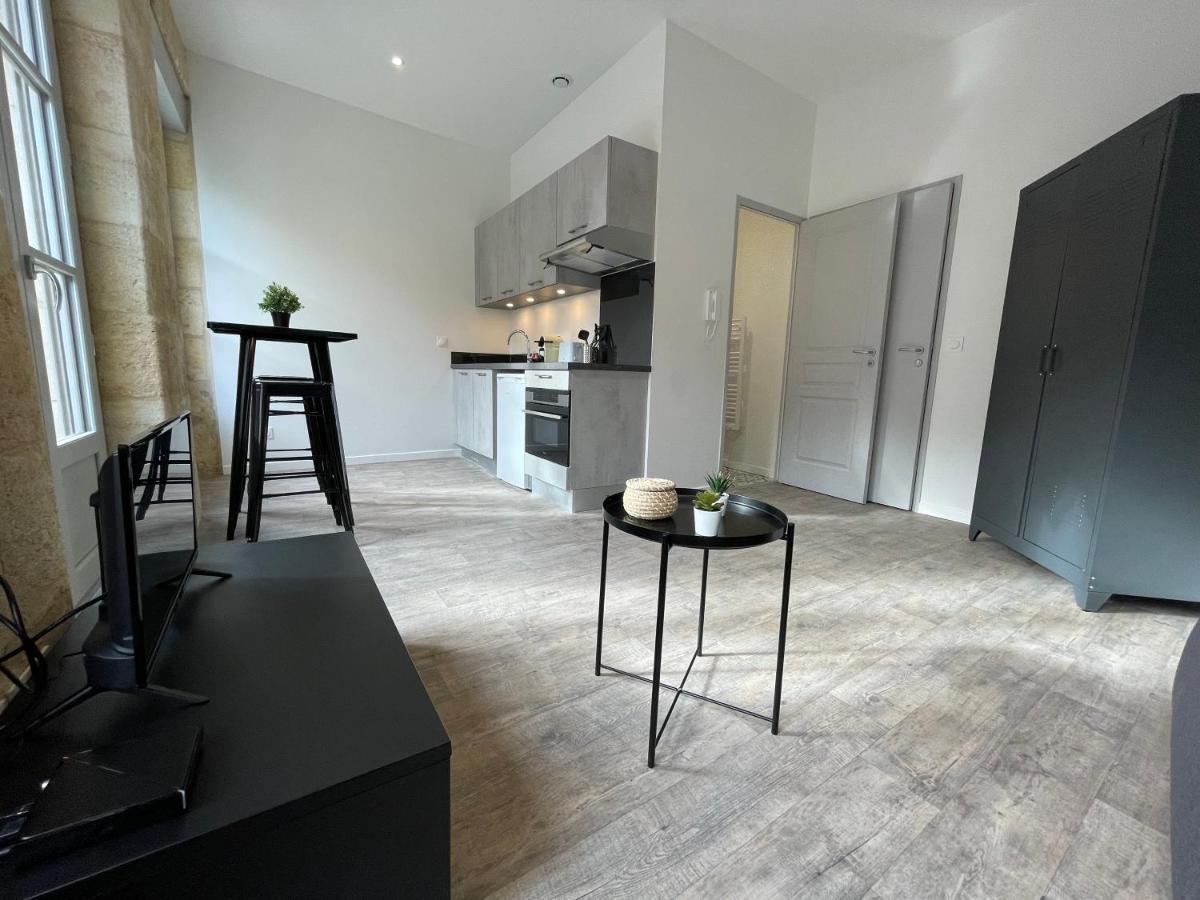 Superbes studios de charme, lumineux et climatisés en plein centre Bordeaux Extérieur photo