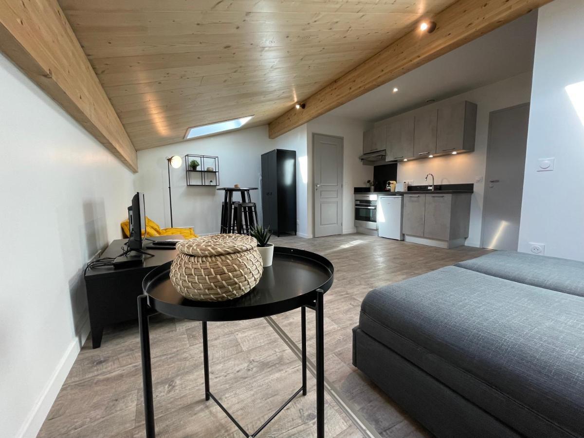 Superbes studios de charme, lumineux et climatisés en plein centre Bordeaux Extérieur photo