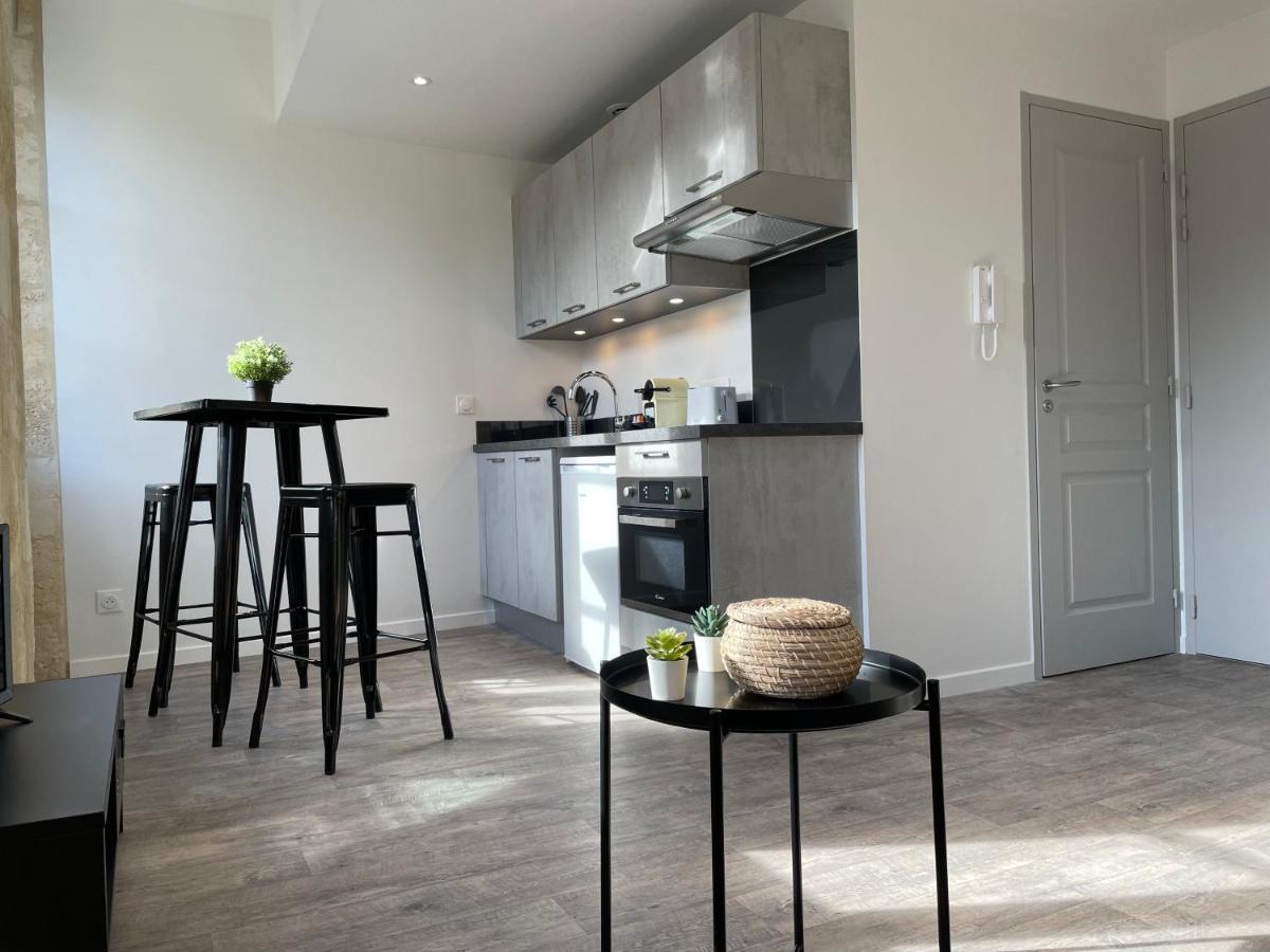 Superbes studios de charme, lumineux et climatisés en plein centre Bordeaux Extérieur photo