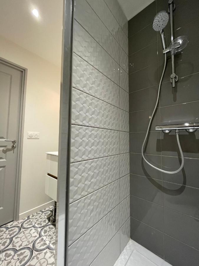 Superbes studios de charme, lumineux et climatisés en plein centre Bordeaux Extérieur photo